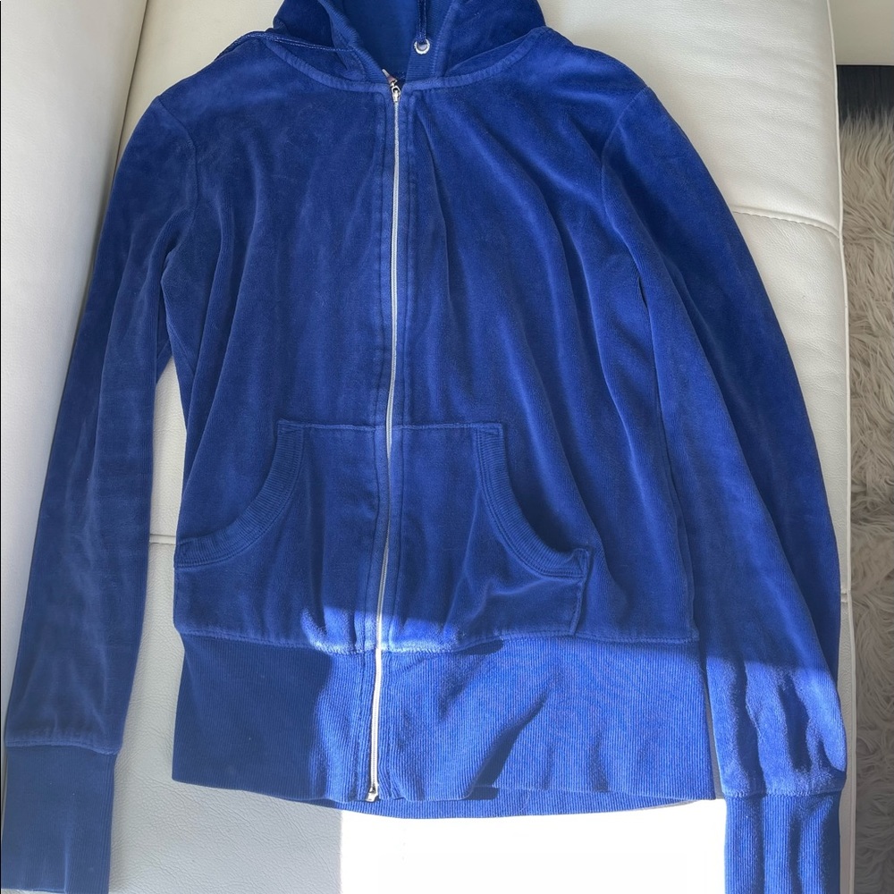 2 VSX Sweaters - Picture 4 of 7